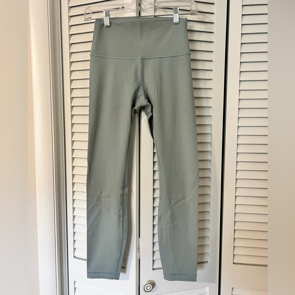 Sky Blue 3/4 Length Lululemon Leggings